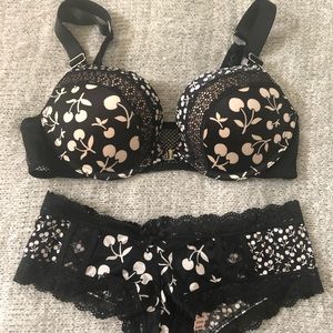 Victoria’s Secret Push-up and panties bra set
